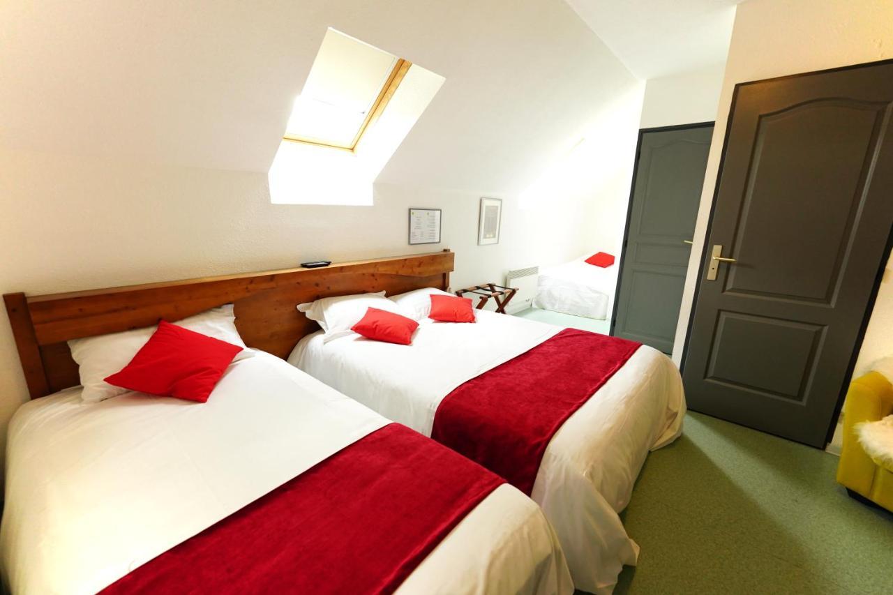 Logis Hotel Le Relais Des Remparts Allanche Exterior photo